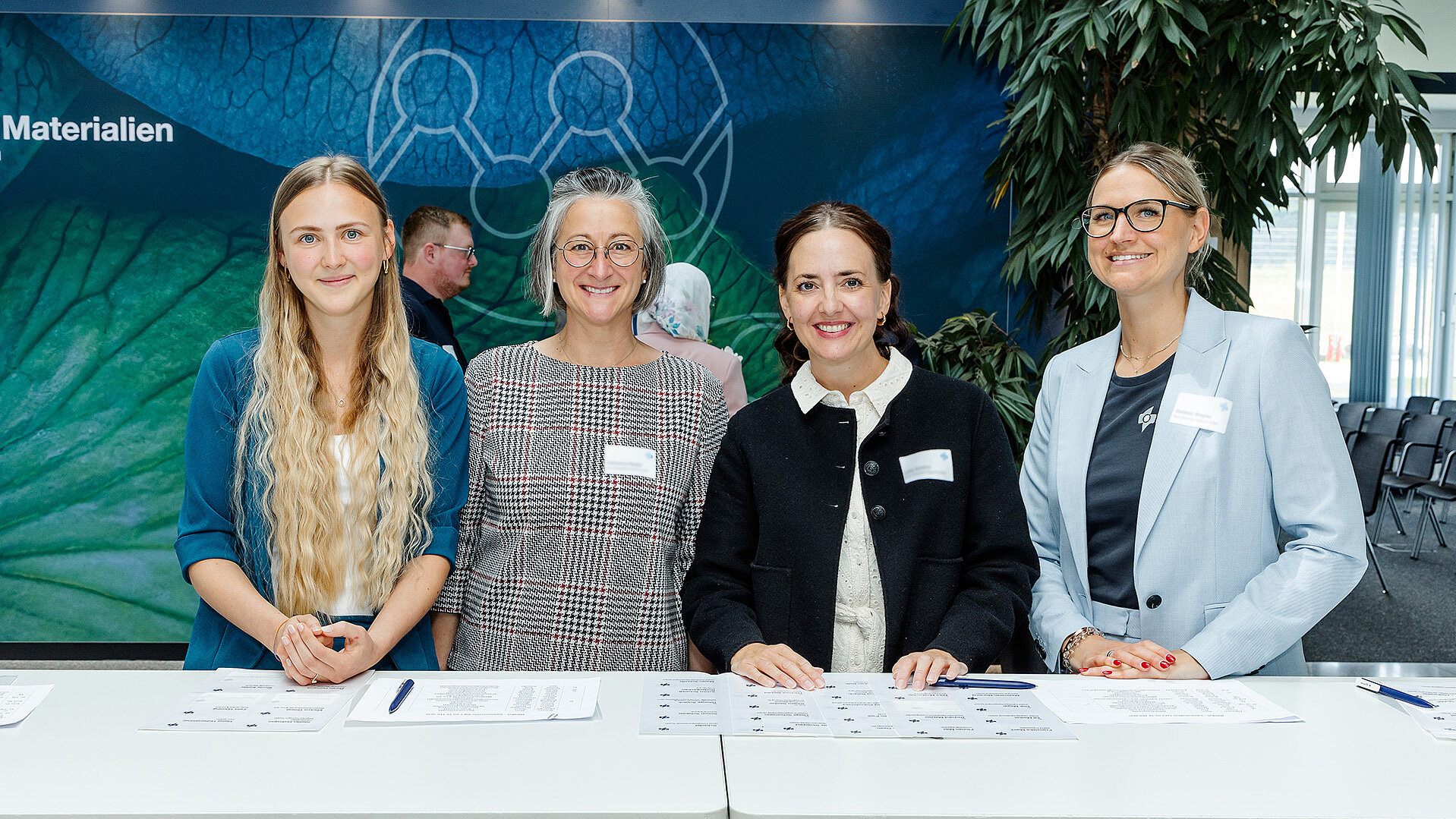 NMB_Jubiläum_25_Empfangsdamen